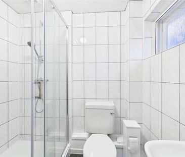 Balliol Way, Owlsmoor, Sandhurst, Berkshire, GU47 - Photo 2