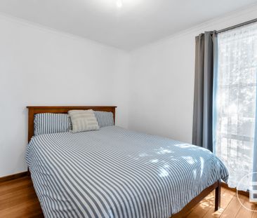 Well presented home in Convenient Location - Photo 3