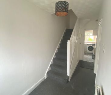4 bedroom terraced house to rent - Photo 2