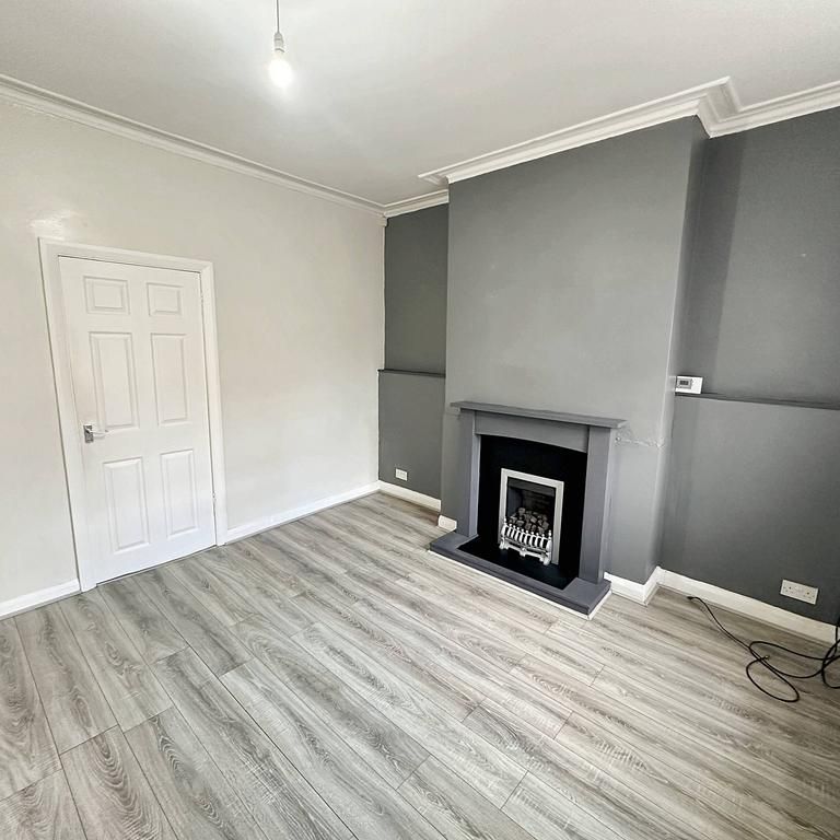 2 bedroom cottage to rent - Photo 1