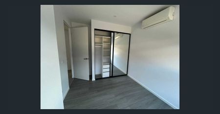 Convenience Meets Style - Photo 4