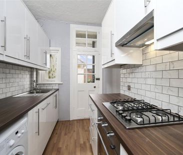 2 bedroom flat to rent - Photo 6