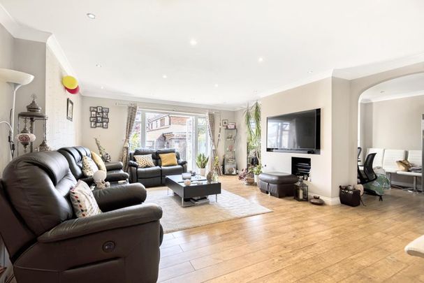 3 bedroom semi-detached house to rent - Photo 1