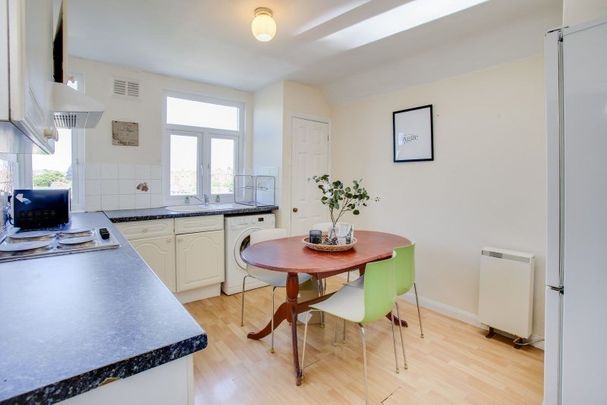 Room in a Shared House, Chiswick High Road, W4 - Photo 1