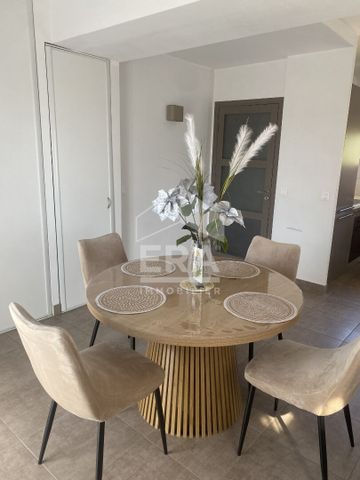 Location Appartement 3 pièces 80m² - Photo 4