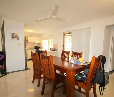 Comfortable Living in the Heart of Robina - Photo 4