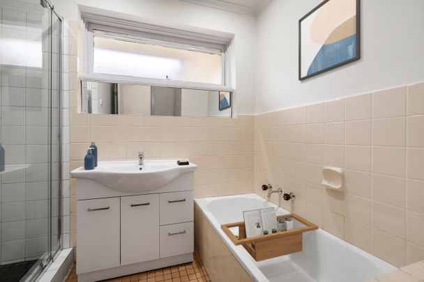 6 / 2B Grandview Grove, Carnegie - Photo 1