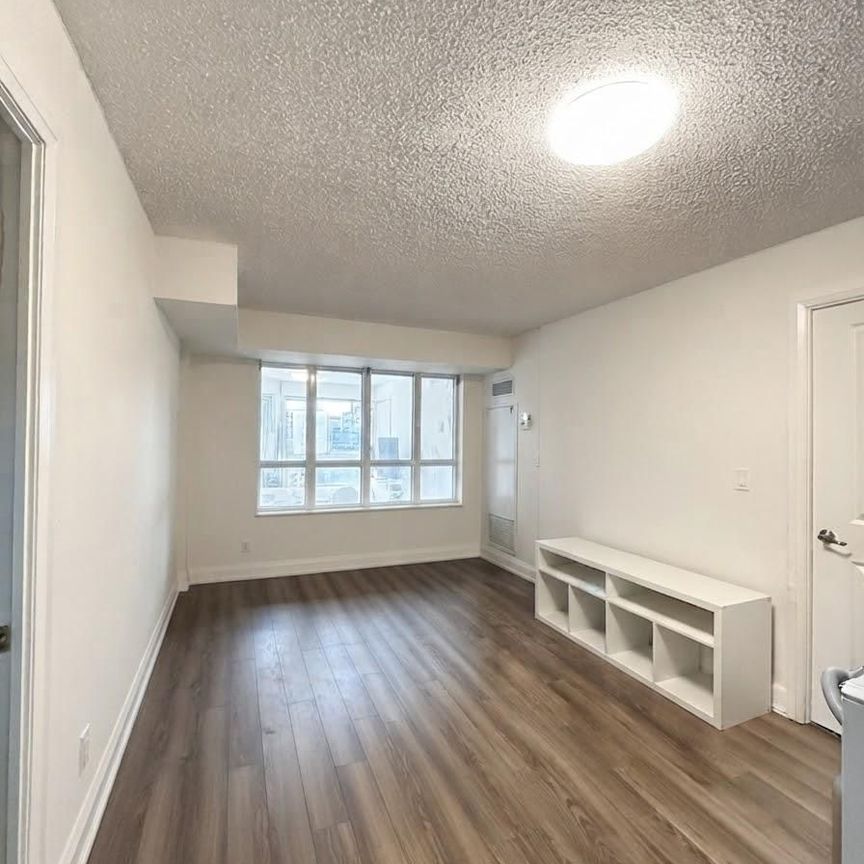 For Lease - 2 Eva Road Unit# 826, Toronto, Ontario - Photo 1