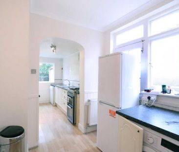 3 bedroom semi-detached house to rent - Photo 6