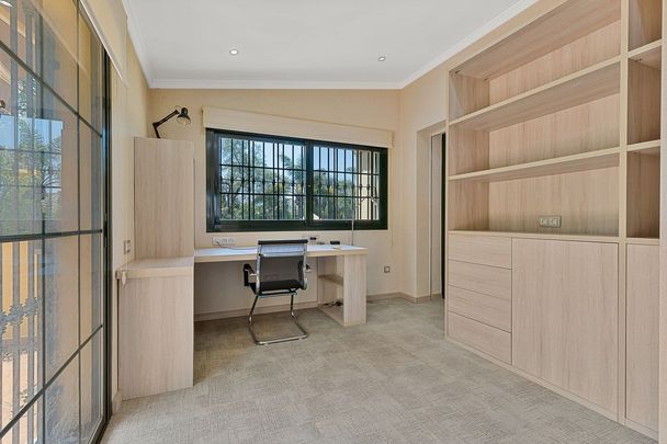 Detached Villa · Guadalmina Baja - Photo 1