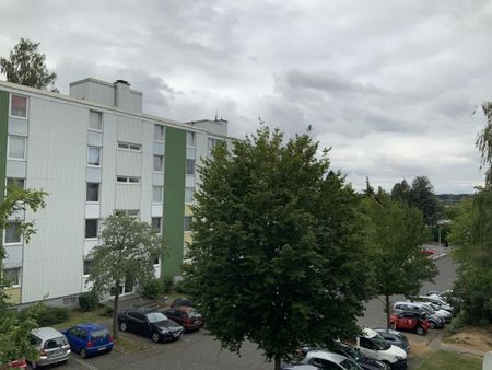 Schöne 3 Zimmerwohnung mit neuem Badezimmer - Photo 4