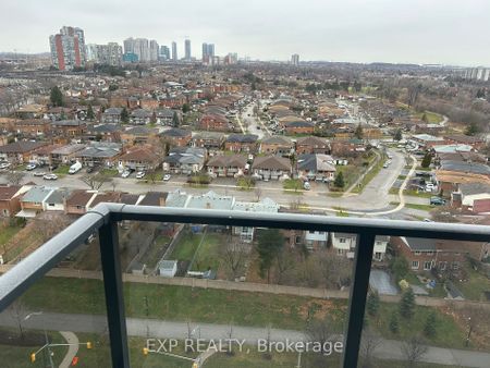 For Lease - 204 Burnhamthrope Road, Mississauga, Ontario - Photo 4