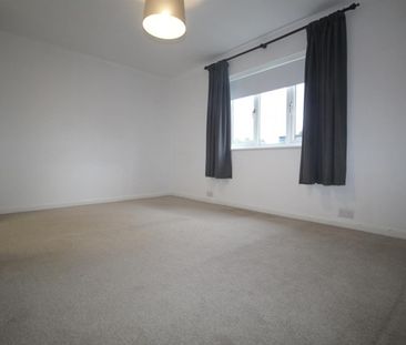 3 Bedroom House - Semi-Detached To Let - Photo 4