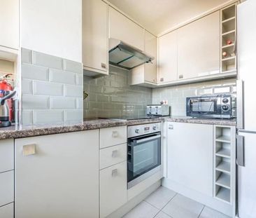 Room in a Shared Flat, Loughborough Street, SE11 - Photo 4