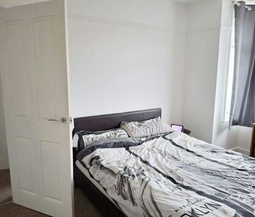 Semi-detached house to rent on - Photo 4