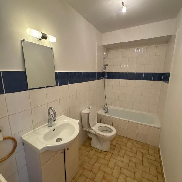 Location Appartement 2 pièces 37m² ROMANS SUR ISERE 26100 - Photo 1