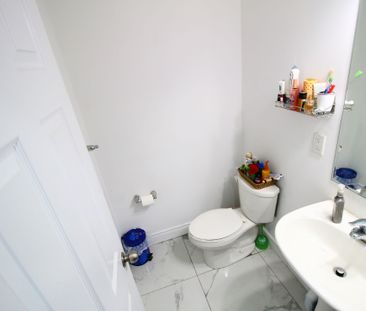 For Lease - 52 Vanhorne Close, Brampton, Ontario - Photo 1