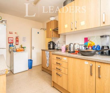 1 bedroom in a house share to rent - Photo 6
