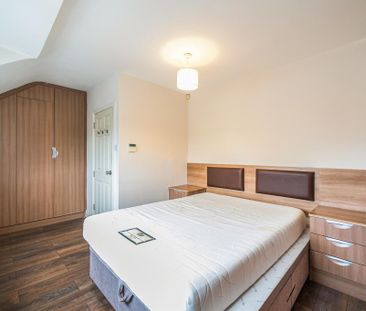 4 bedroom end of terrace house to rent - Photo 6