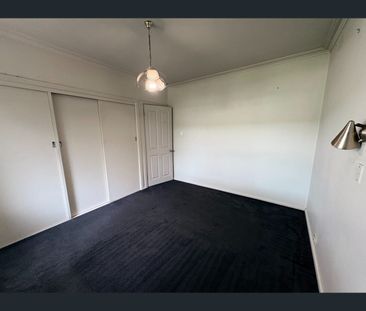 1/18 Scenic Rd, Highton, Vic 3216 - Photo 3