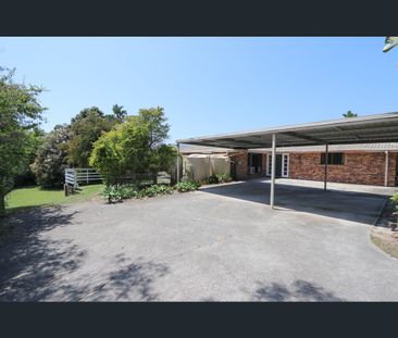 16 Lowanna Drive, Ashmore, Qld 4214 - Photo 6