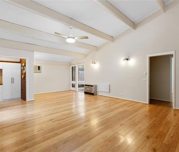 Charming Family Home in the Perfect Pocket - Photo 2
