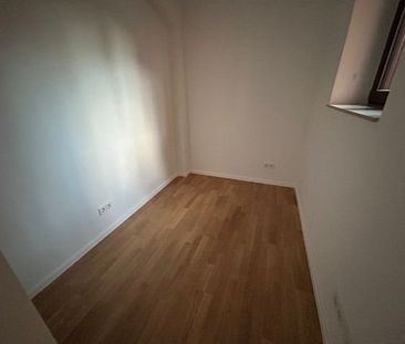 Erstbezug nach Sanierung - Attraktive 3- Zimmer Wohnung mit EBK und... - Foto 4