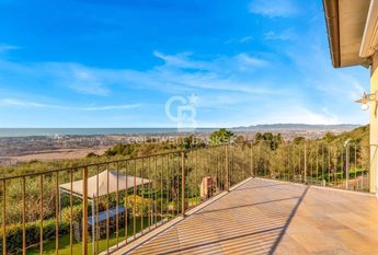 Via Murli, Pietrasanta, Tuscany 54038