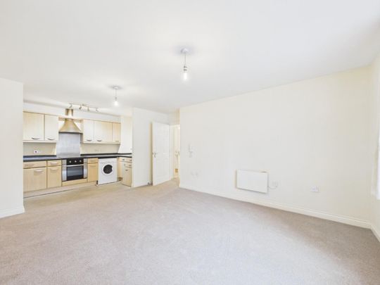 2 bedroom Flat To Let - Photo 1