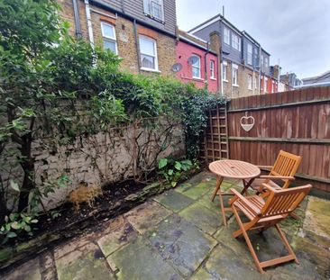 3 Bed Terraced House, Thorpebank Road, W12 - Photo 3