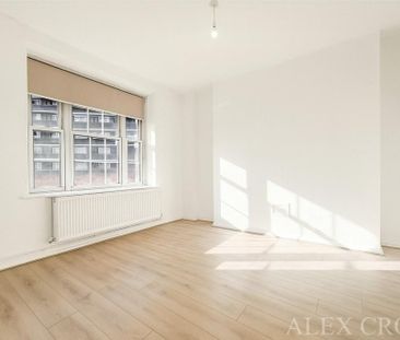3 bedroom flat to rent - Photo 3