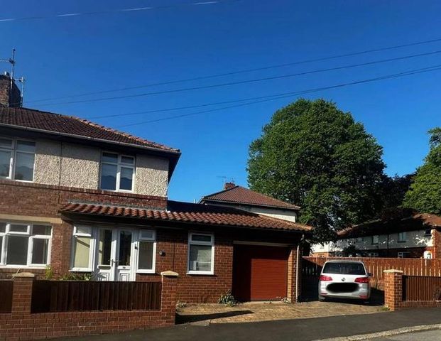 2 bedroom private hall to rent - Photo 1