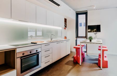 Standard Room in 4-Bed Apartment with Courtyard - Photo 4