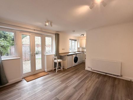 1 bedroom flat to rent - Photo 2