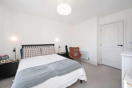 Mile End Road, Tower Hamlets, E1 - Photo 2