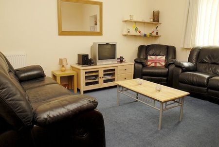 5 Bed End Terrace, Hathersage Road, M13 - Photo 2