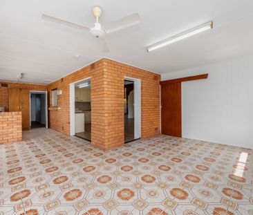 Three Bedroom Home in Kirwan - Photo 4