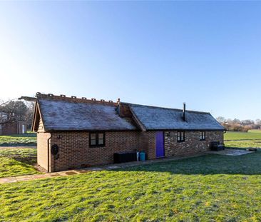 Lovely detached one bedroom cottage with stunning countryside views. - Photo 1