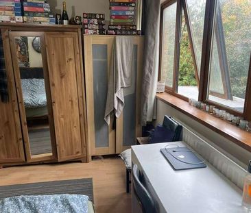 Hayward Gardens, Putney Sw, London, SW15 - Photo 2