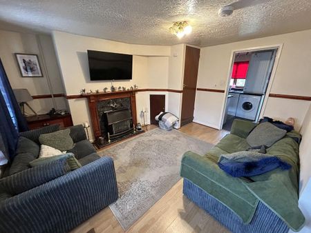 2 bedroom terraced house to rent - Photo 2