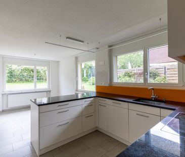 Freistehendes 6.5-Zimmer Einfamilienhaus an ruhiger Lage - Foto 3
