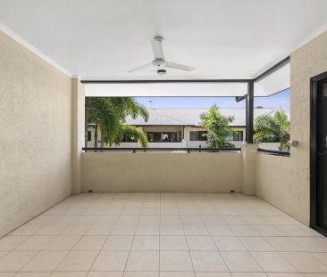 Contemporary living in Trinity Beach - Photo 3