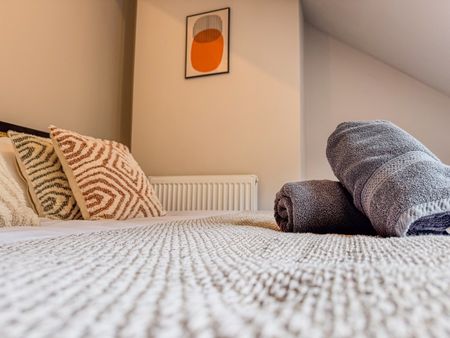 4 Bed Terraced House, Dale Street, NG2 - Photo 2