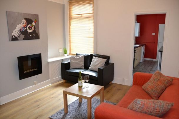 3 bedroom terraced house to rent - Photo 1