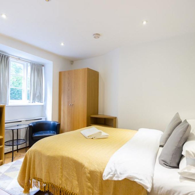 Flat 04 Cartwright Gardens, Bloomsbury WC1H 9EH - Photo 1