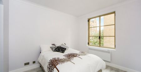 One-bedroom apartment with a balcony, located within a sought-after development with on-site concierge and leisure facilities, presented in excellent condition throughout. - Photo 5