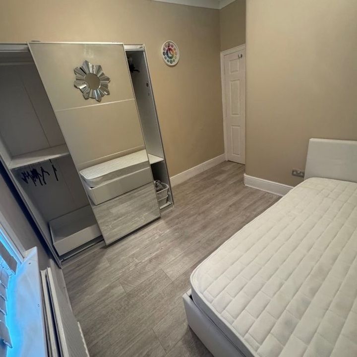 Room in a Shared House, Douglas Road, IG3 - Photo 1