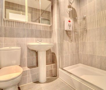 2 bedroom flat to rent - Photo 6
