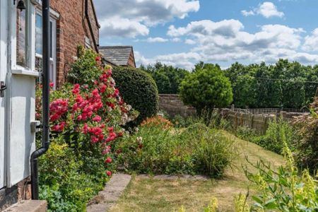 2 bedroom detached house to rent - Photo 2