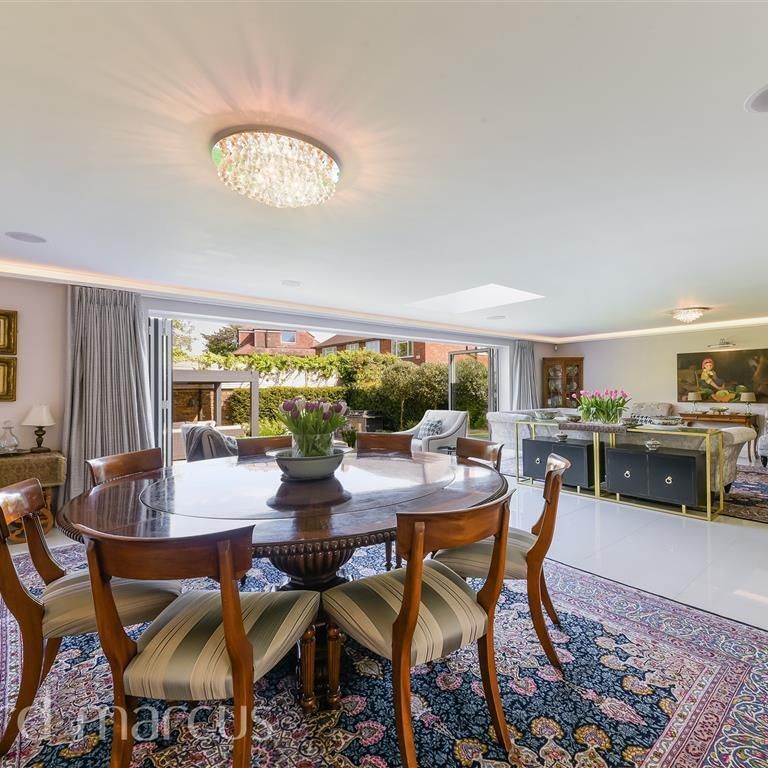 Vicarage Drive, London - Photo 1